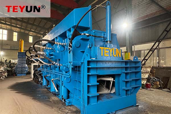Optimisation du temps de fonctionnement des machines : Maintenance préventive des presses à balles et des cisailles industrielles
