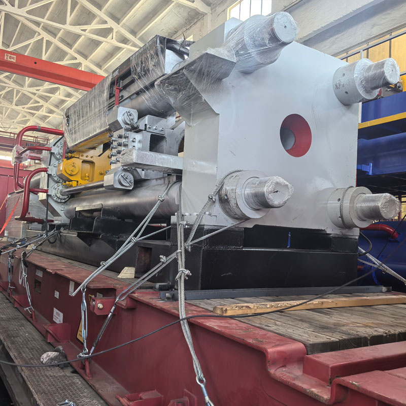 Un fabricant de presses livre avec succès une machine d'extrusion avancée en Inde